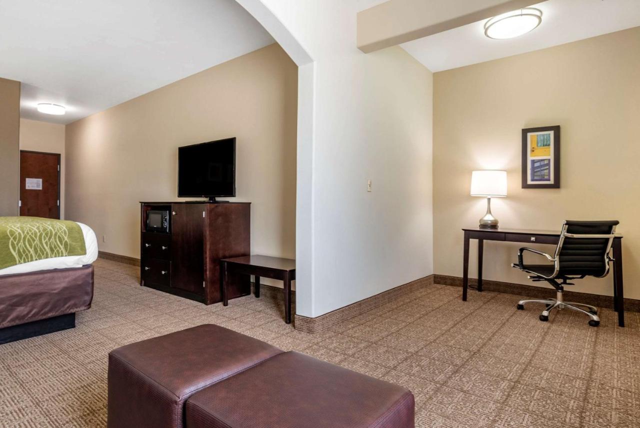Comfort Inn & Suites Scott-West Lafayette Bagian luar foto