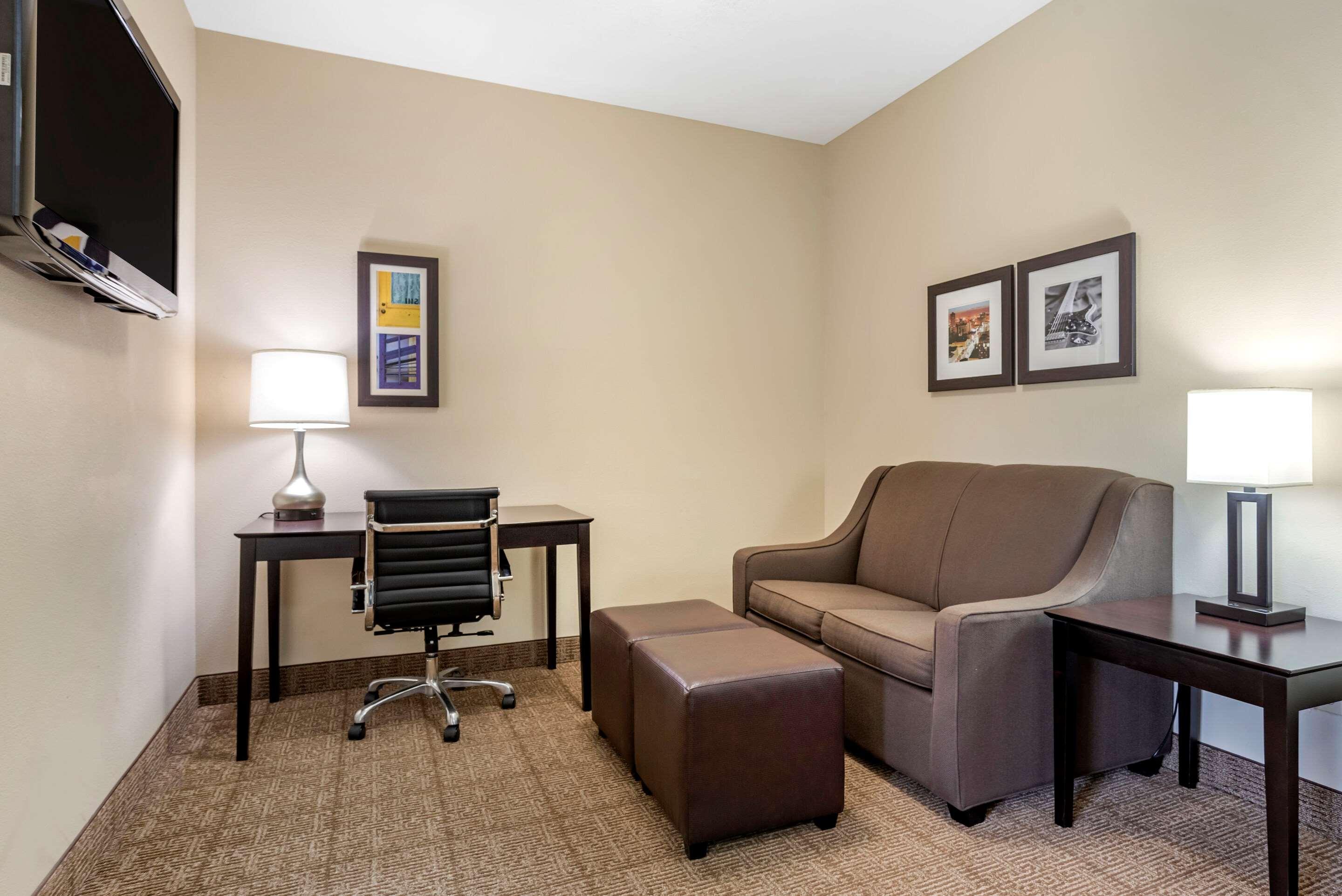 Comfort Inn & Suites Scott-West Lafayette Bagian luar foto