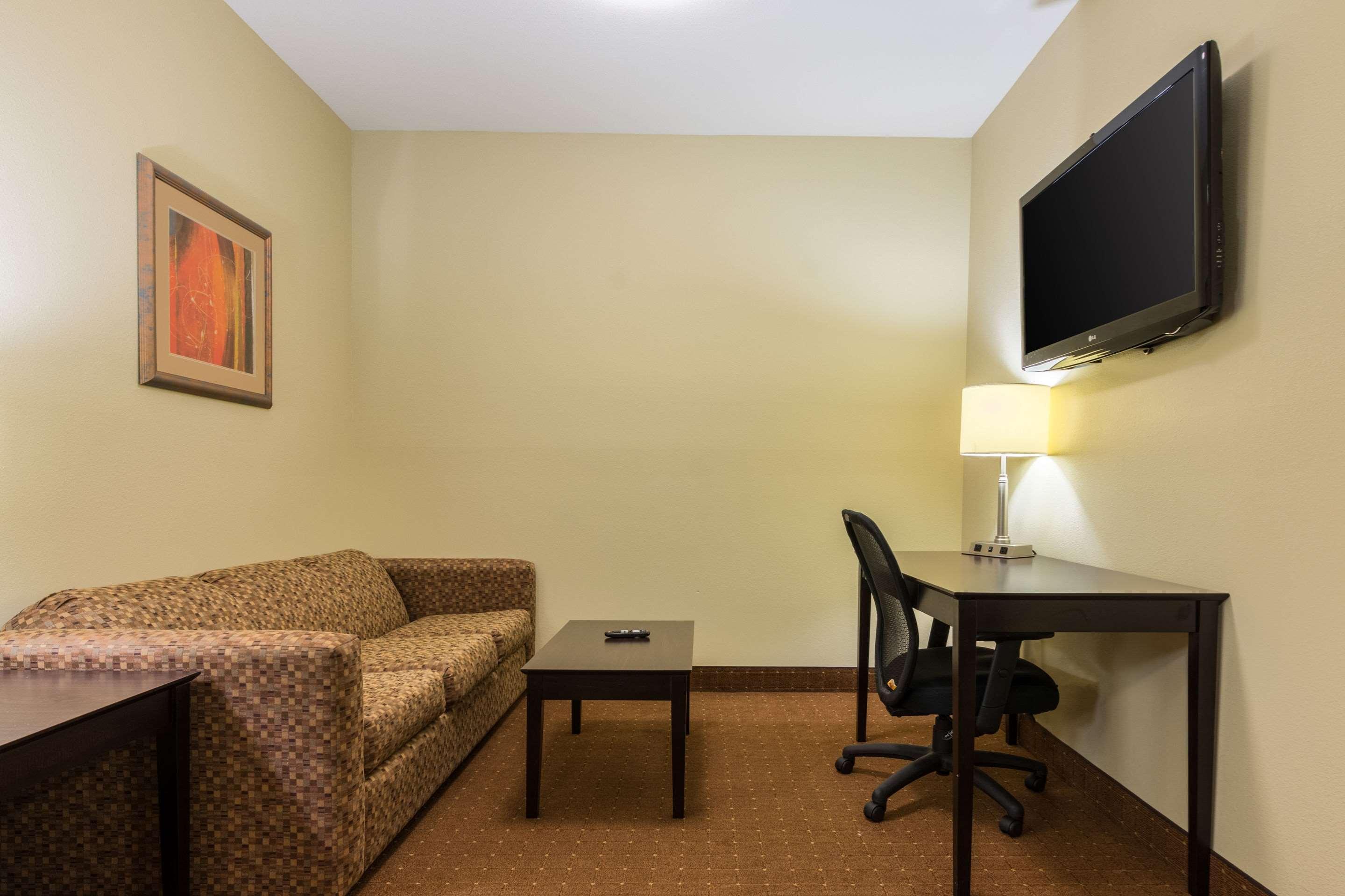 Comfort Inn & Suites Scott-West Lafayette Bagian luar foto