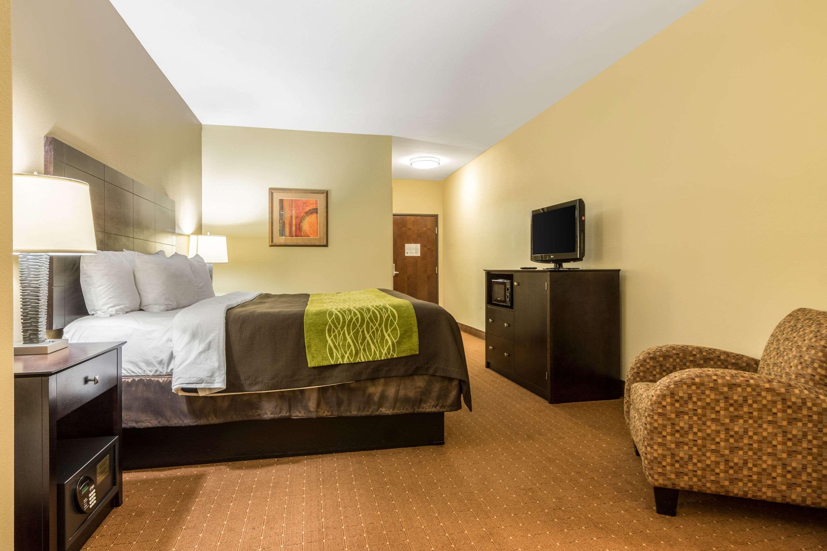 Comfort Inn & Suites Scott-West Lafayette Bagian luar foto