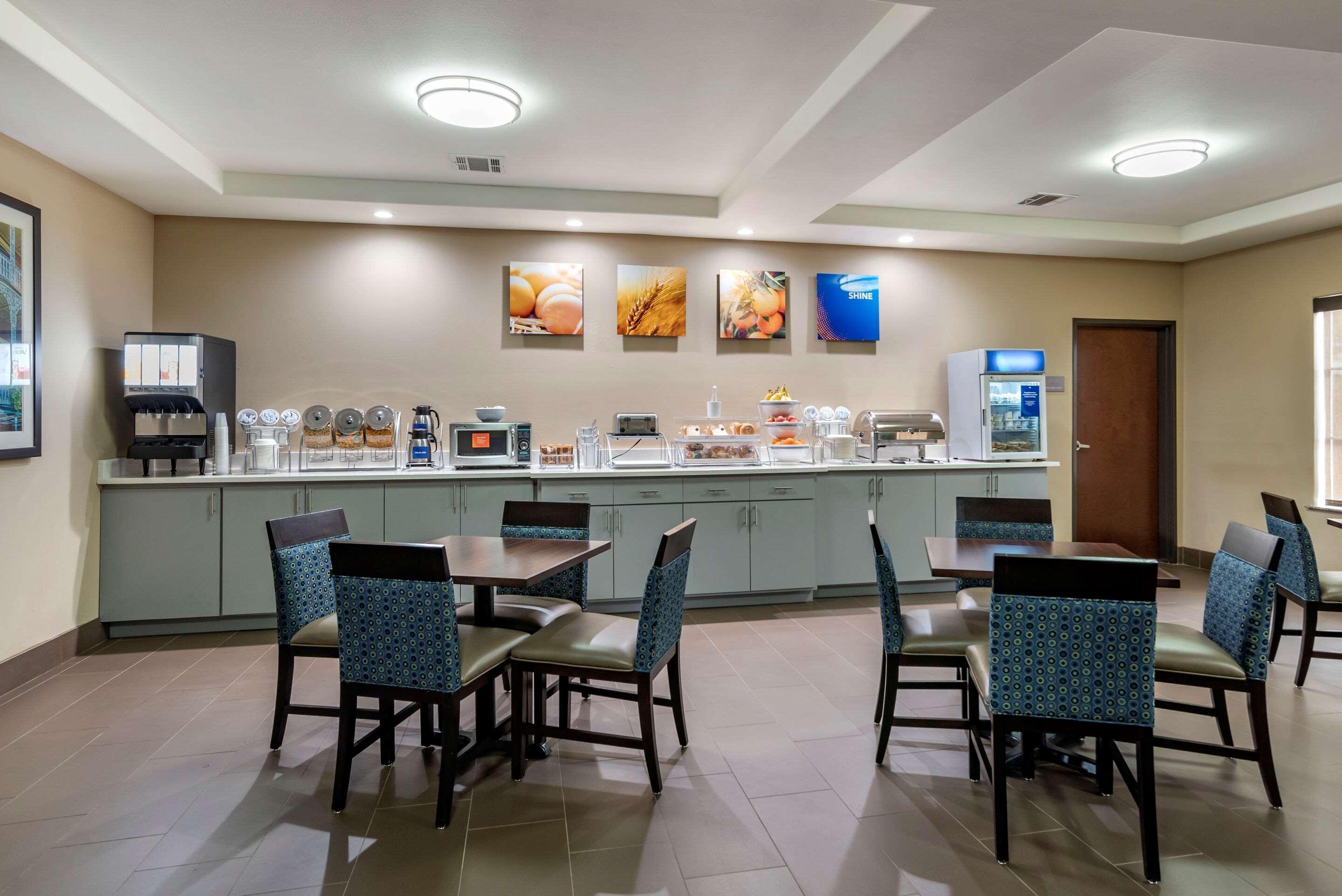 Comfort Inn & Suites Scott-West Lafayette Bagian luar foto