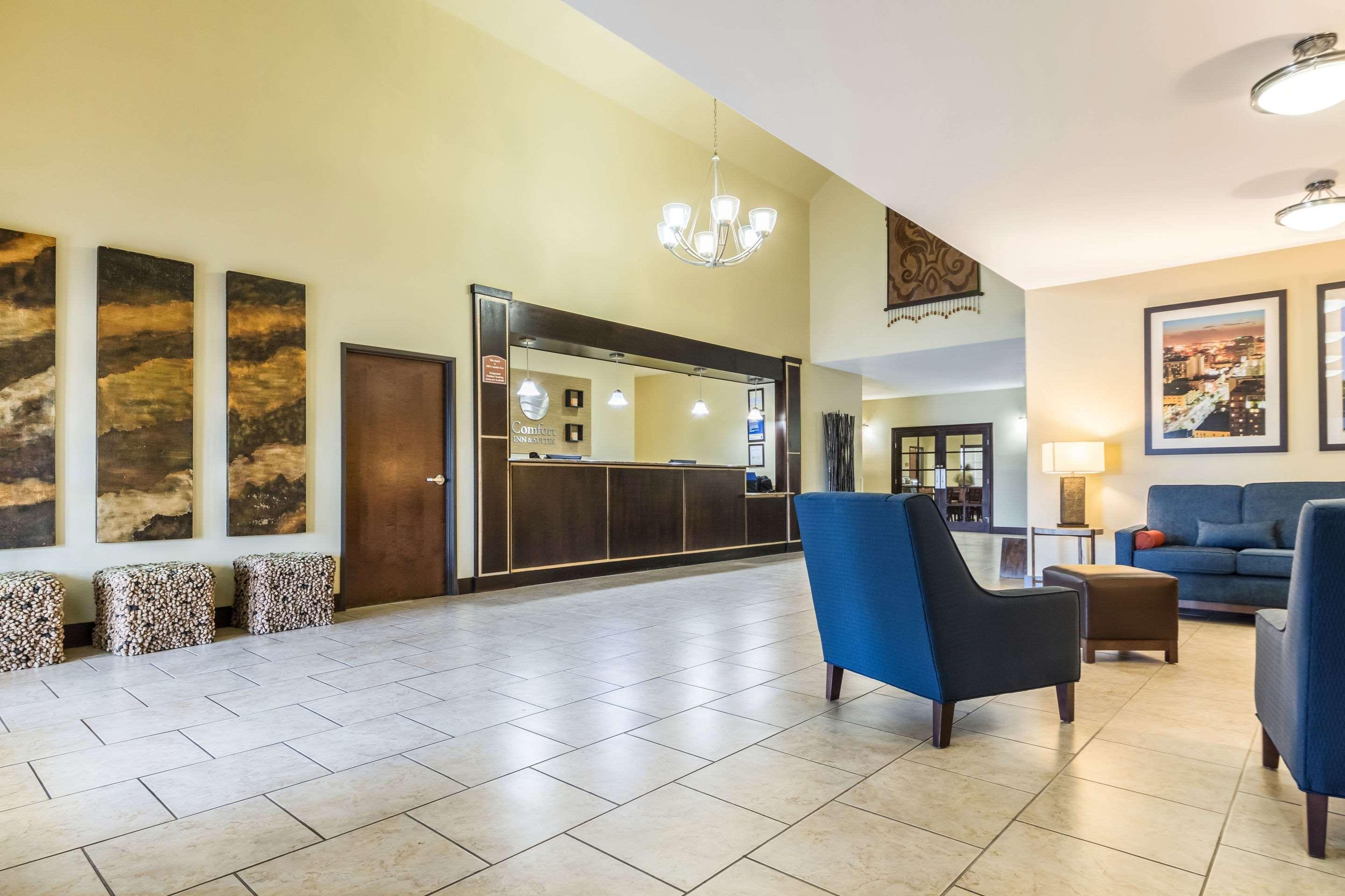 Comfort Inn & Suites Scott-West Lafayette Bagian luar foto