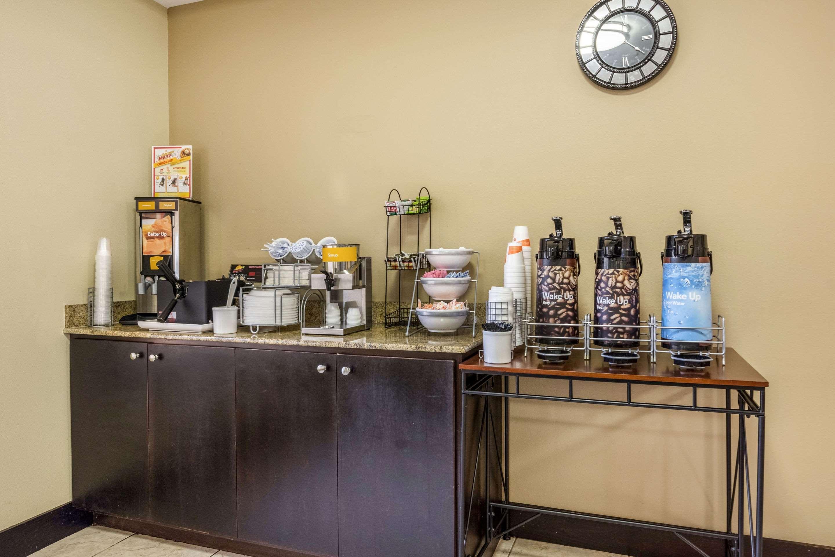 Comfort Inn & Suites Scott-West Lafayette Bagian luar foto